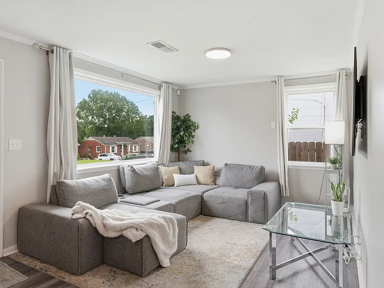 3223 Panorama Dr — Photo 3
