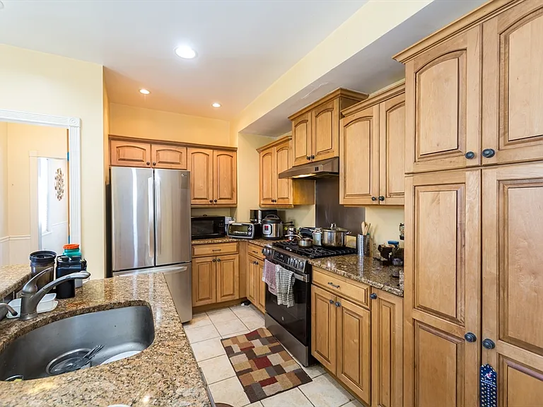 26 Pine St #26 — Photo 4