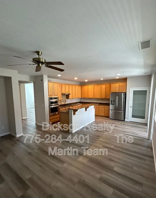 4 bed, 2.0 bath, 2041 sqft, $2,995 — Photo 2