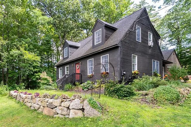 4 Hillrise Ln — Photo 3