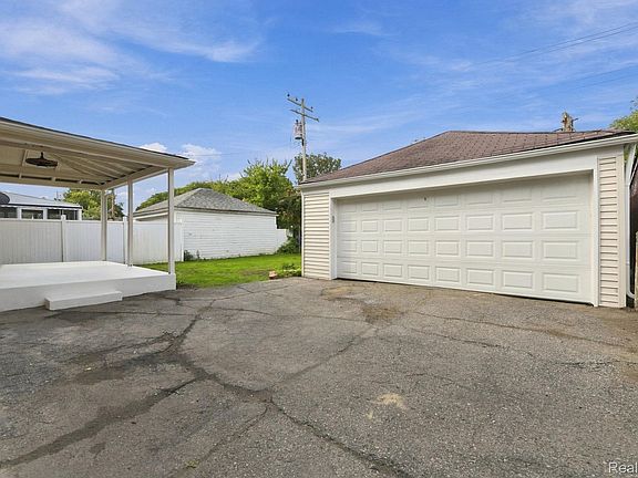 5th image of 8818 W Outer Dr