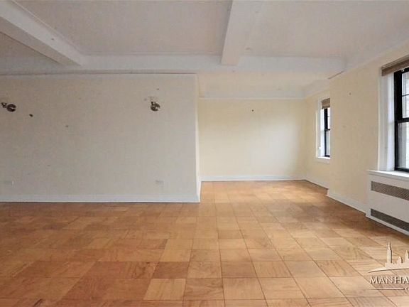 4th image of 95 Christopher St APT 15c