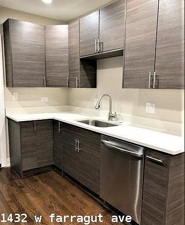1st image of 1432 W Farragut Ave #923