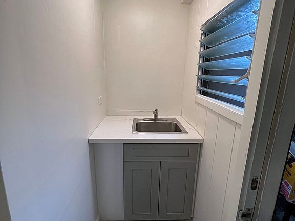4th image of 3877 Claudine St #3