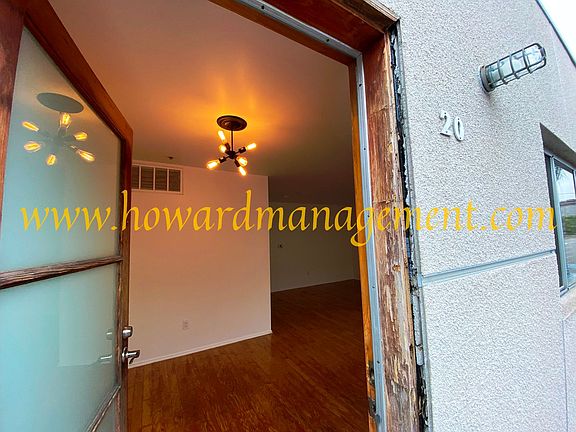 2nd image of 1011 Pico Blvd Unit 20