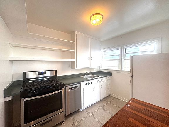 5th image of 376 San Jose Ave