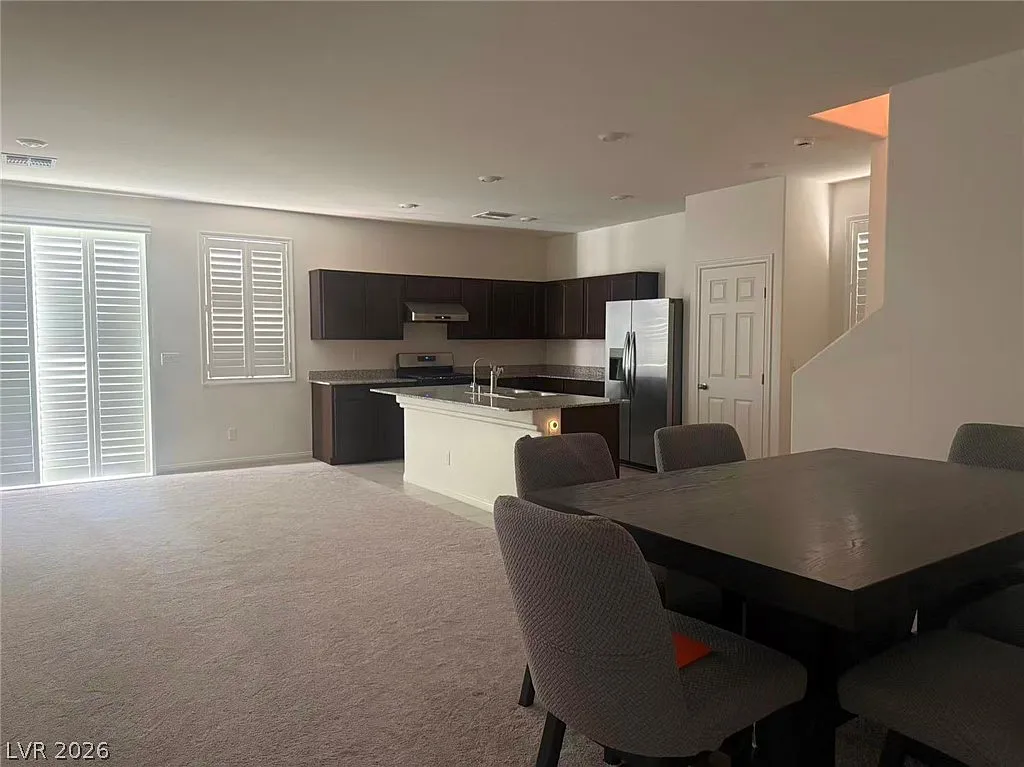 4 bed, 3.0 bath, 2118 sqft, $2,350 — Photo 3