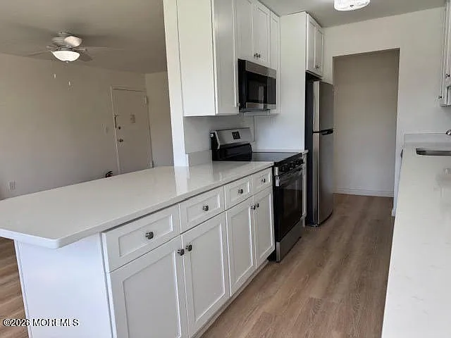 35 Manchester Ct #D — Photo 16