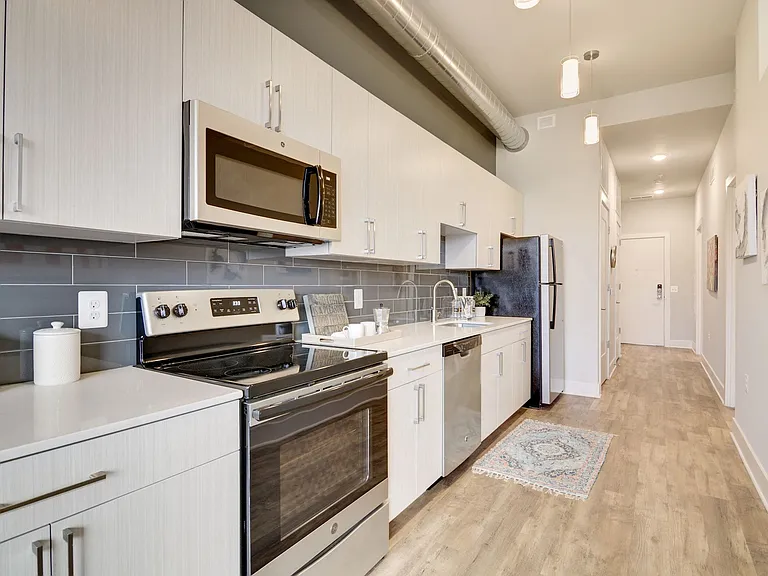 The Oxford Apartments — Photo 17