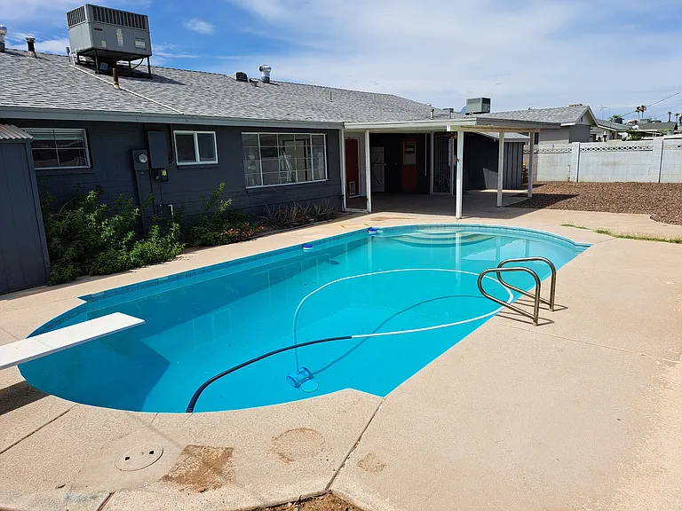 7308 E Latham St — Photo 2