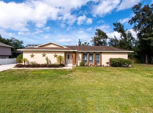 327 84th Ave NE, Saint Petersburg, FL 33702