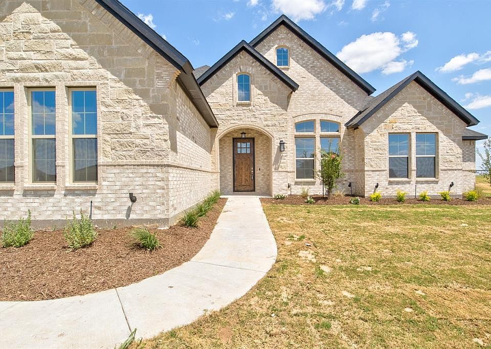 1st image of 320 El Pescado Ct