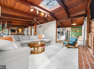 2906 Pine Spring Rd, Falls Church, VA 22042