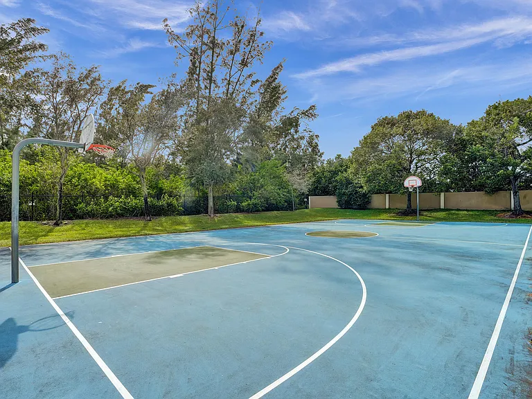 1488 SW 47th Ave — Photo 37