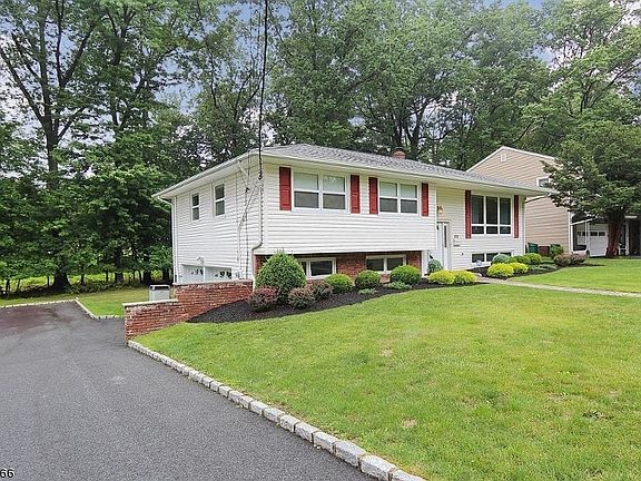 2nd image of 35 Conforti Ave