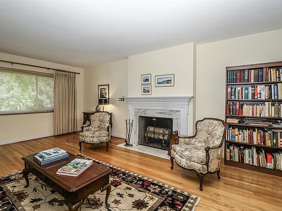 5th image of 305 Forest Ave