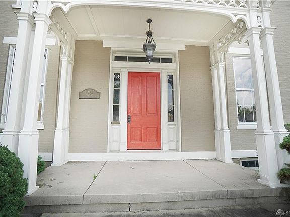 4th image of 216 N Broadway St