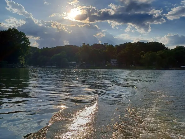 167 Pier Point Dr, Stony Point, NC 28678