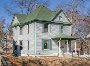 1930 Tremont Ave, Davenport, IA 52803