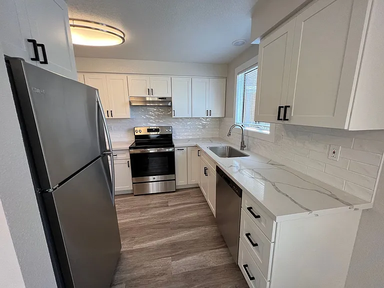 3109 NE 11th Pl — Photo 4