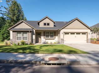 1140 Holly Ave, Cottage Grove, OR 97424