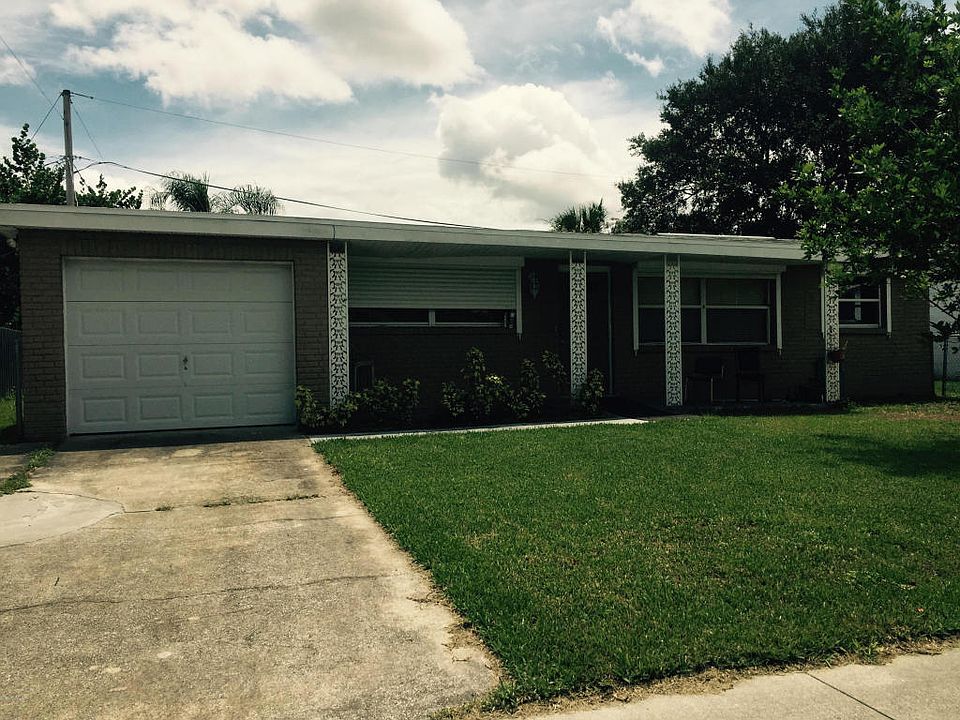 1st image of 835 Clarke Ave