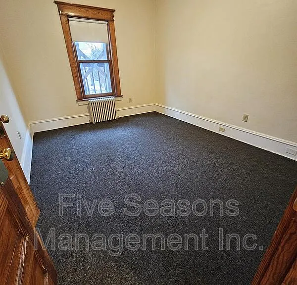 40 Monroe St — Photo 11