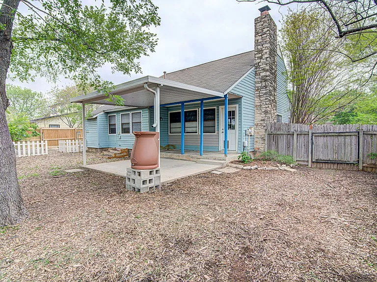 1909 Scofield Ln — Photo 16