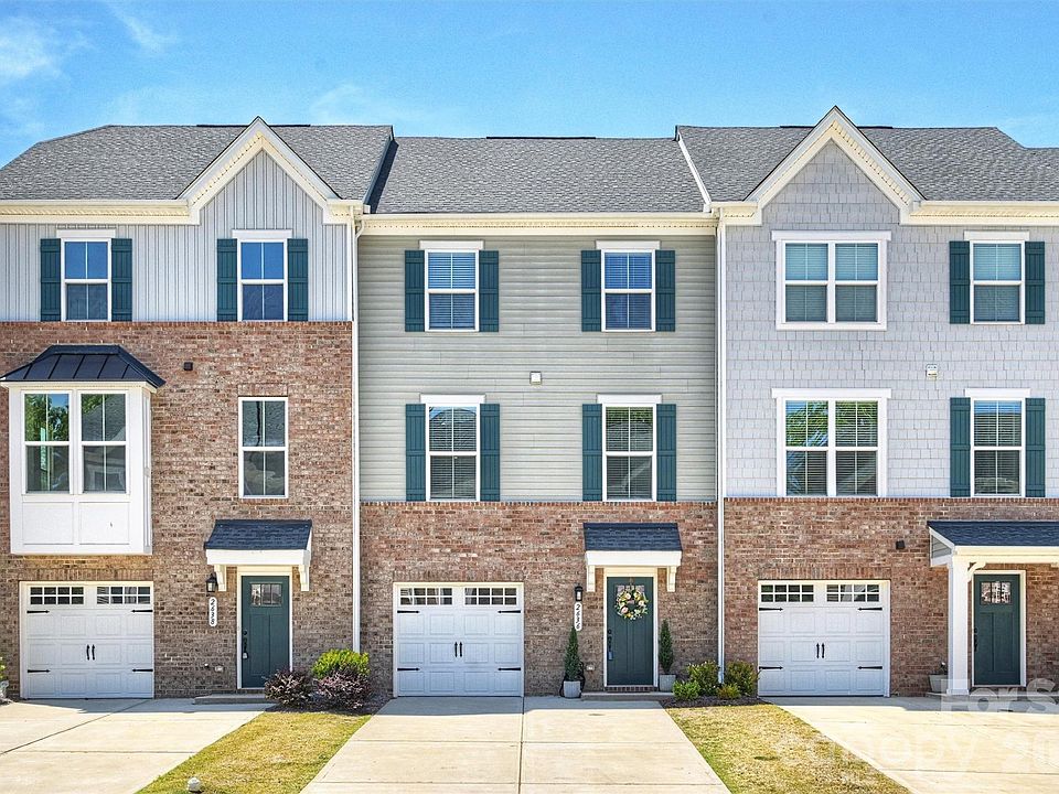 1st image of 2636 Grantham Place Dr