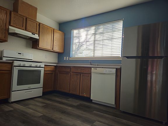 5th image of 523 W 6th St APT C