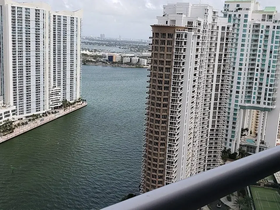 495 Brickell Ave #3408