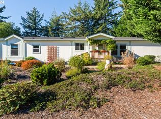935 30th Way, Florence, OR 97439