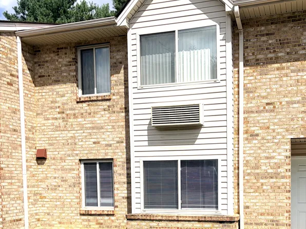 5892 Mebane Ave APT 4, Dublin, VA 24084
