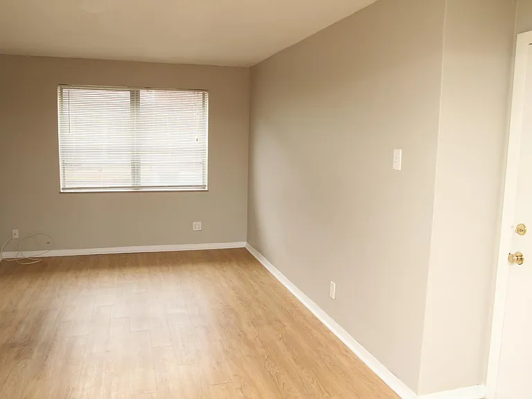 7574 Buckingham Dr #2 — Photo 2