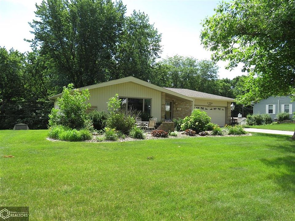 1704 Pike Ave, Carroll, IA 51401 Zillow