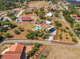 2802 Sunkist Dr, Vista, CA 92084