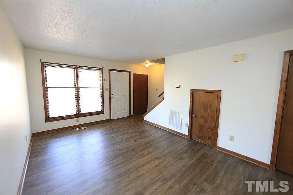 2 bed, 1.5 bath, 900 sqft, $1,500 — Photo 4