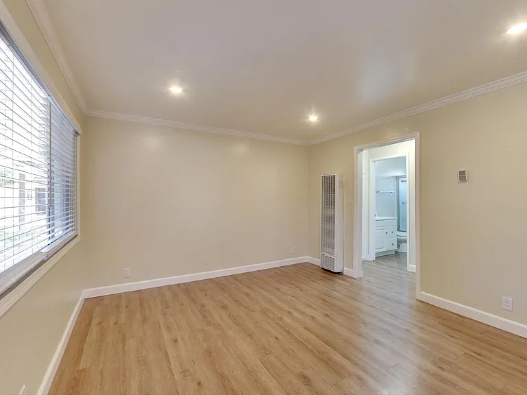 Midway Manor Apts. — Photo 15