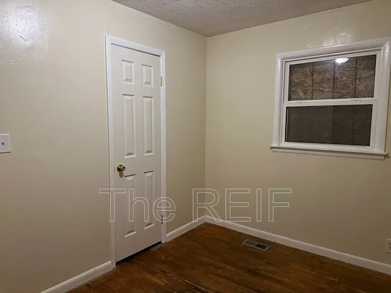 1080 E Cornell Ave — Photo 17