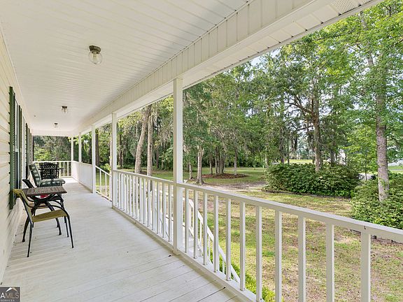 4th image of 70 Deer Ln