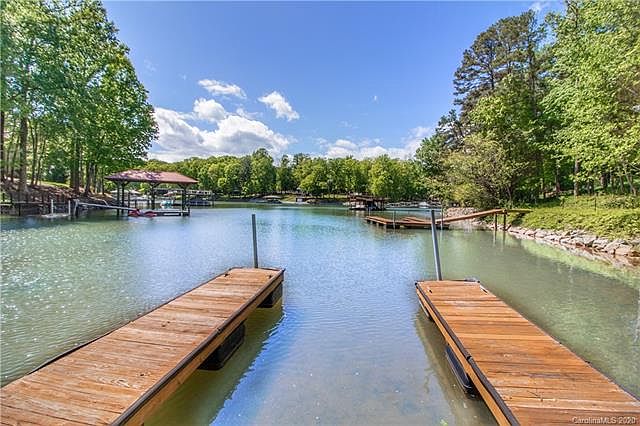 1st image of 127 Holt Ln #34