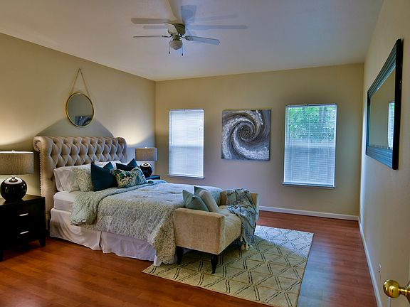 5th image of 785 Carole Ct
