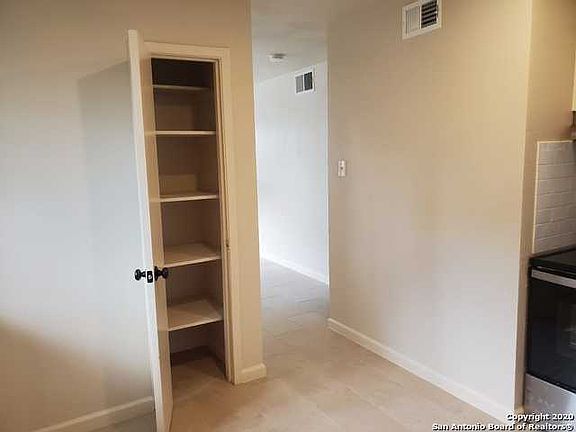 5th image of 607 W Byrd Blvd #A