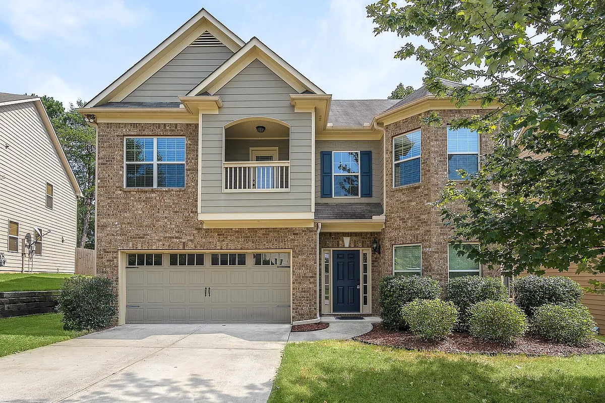 Building Photo - 3453 Fallen Oak Dr