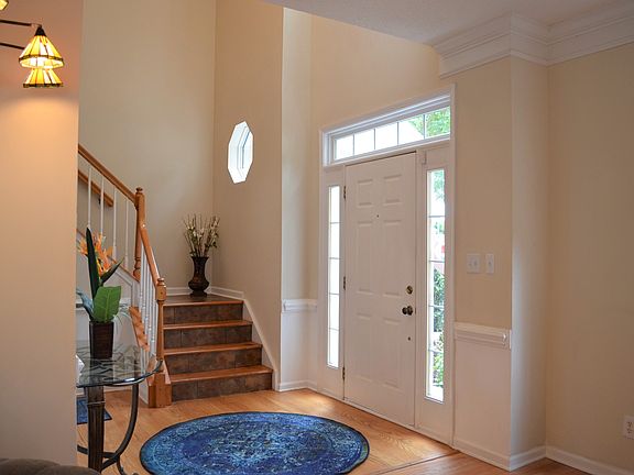 2-Story Foyer