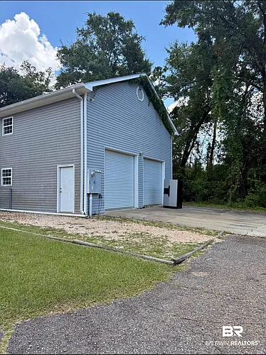 18786 Hillside Cir S Photo 1