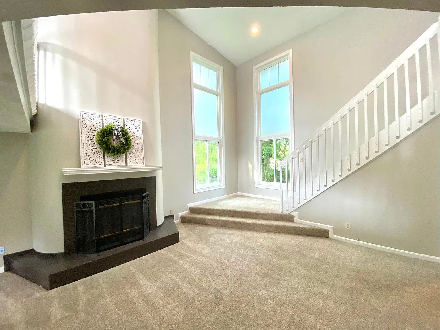 1217 Cliffwood Dr — Photo 1