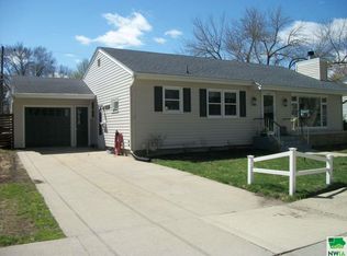 439 Ash St, Cherokee, IA 51012