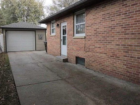 2nd image of 2220 S 51st St