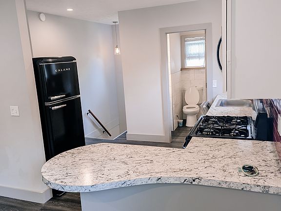 5th image of 930 Nagold St NW #3